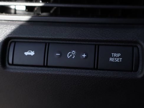 Used 2025 Nissan Altima 2.5 SV w/ SV Special Edition Package FWD image 21