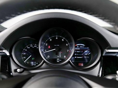 Used 2023 Porsche Macan image 20