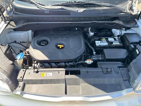 Used 2016 Kia Soul + FWD image 18