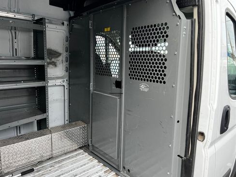 Used 2022 RAM ProMaster 2500 w/ Safety Group FWD image 11