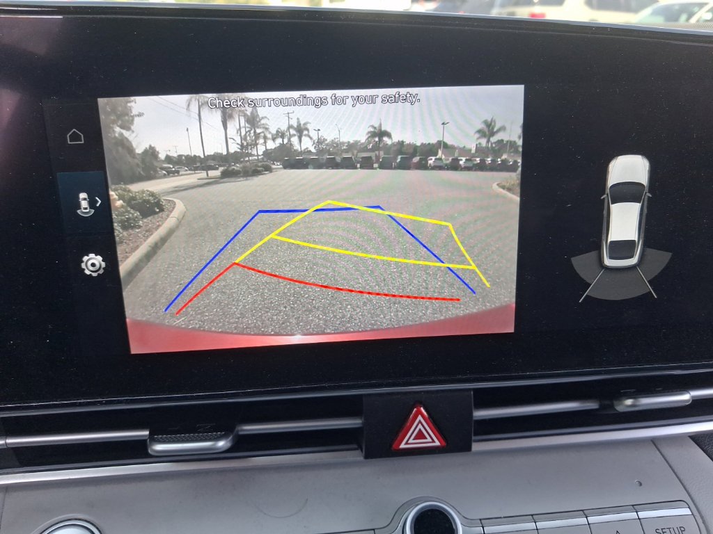 Used 2022 Hyundai Elantra Limited FWD image 27