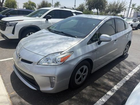 Used 2015 Toyota Prius Two FWD image 1