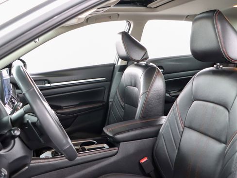 Used 2024 Nissan Altima 2.5 SR w/ SR Premium Package image 24