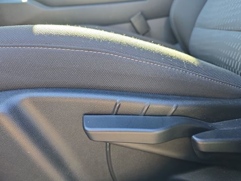 Used 2026 Chevrolet Equinox LT AWD/4WD image 20