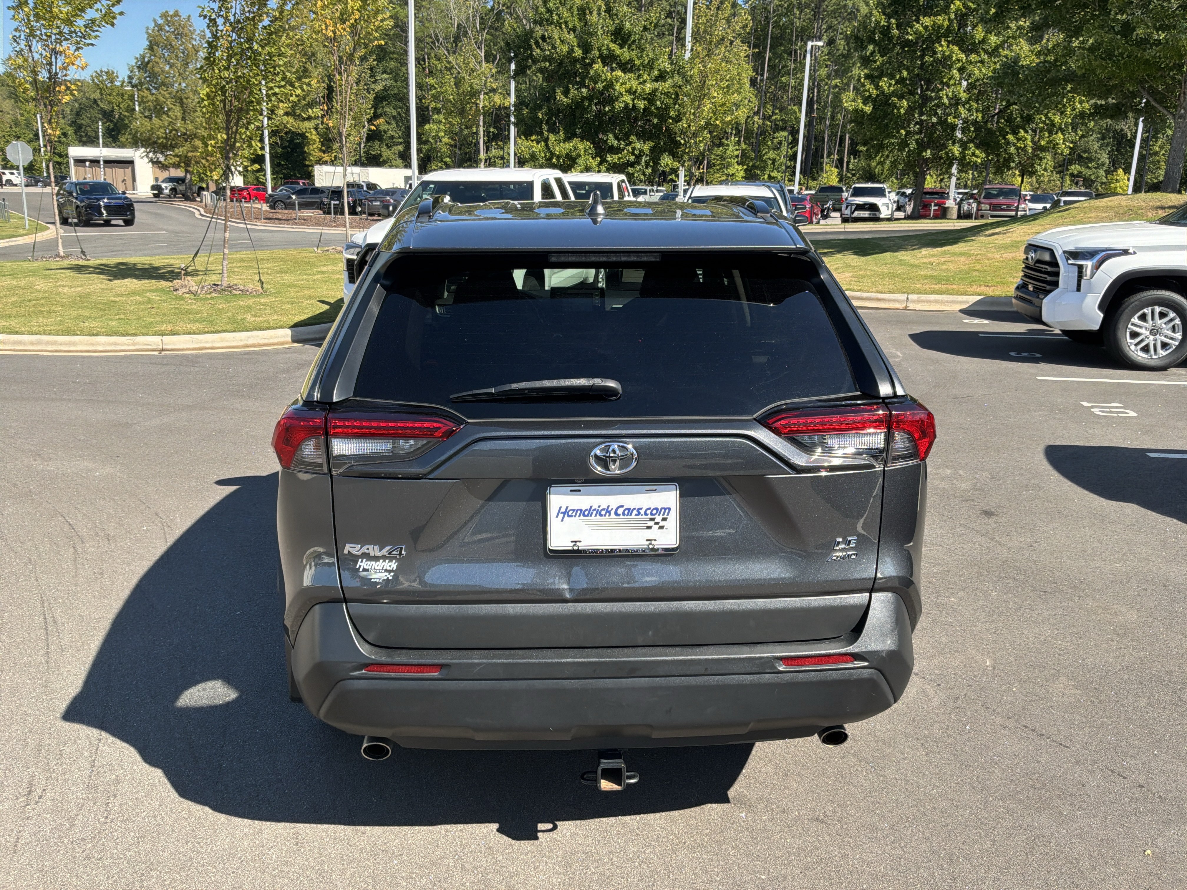 Used 2021 Toyota RAV4 LE AWD/4WD image 9