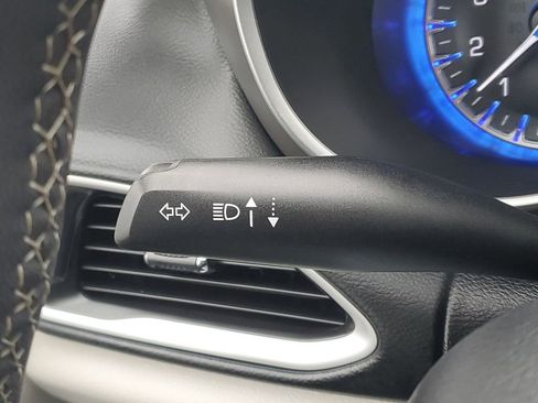 Used 2022 Chrysler Pacifica Touring-L image 17