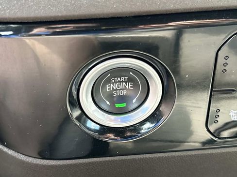 Used 2022 GMC Sierra 1500 SLE image 32