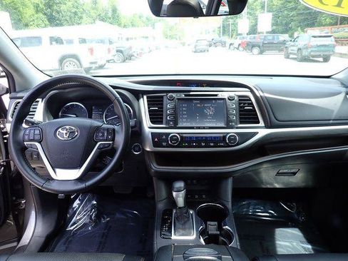 Certified 2019 Toyota Highlander Limited AWD/4WD image 20