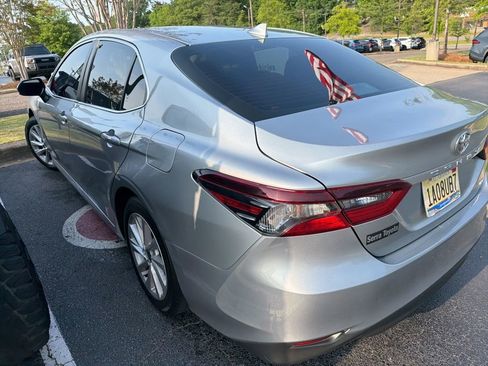 Used 2022 Toyota Camry LE FWD image 4