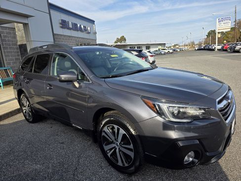 Used 2019 Subaru Outback 2.5i Limited w/ Popular Package #2 image 3