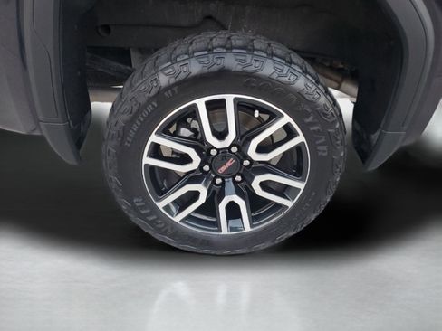 Used 2024 GMC Sierra 1500 AT4 w/ Technology Package image 5