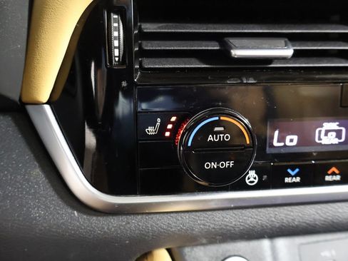 Used 2023 Nissan Rogue Platinum w/ Platinum Premium Package AWD/4WD image 52
