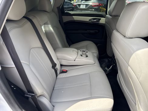 Used 2013 Cadillac SRX Luxury image 20