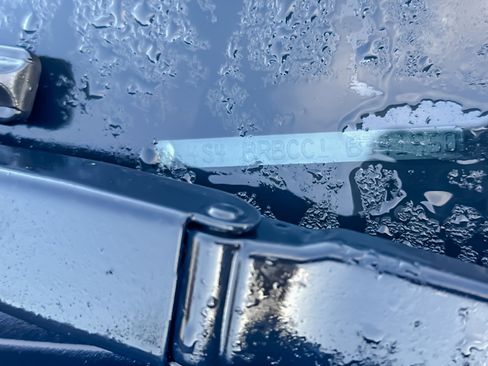 Used 2011 Subaru Outback 2.5i Premium w/ All-Weather Pkg image 2