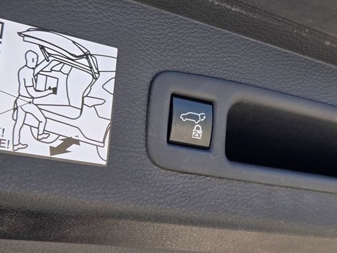 Used 2023 Toyota Sienna XLE FWD image 24