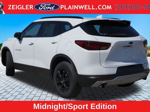 Used 2023 Chevrolet Blazer LT w/ Convenience Package FWD image 3
