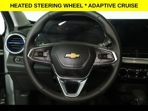 Used 2025 Chevrolet Trax LT w/ Driver Confidence Package image 4