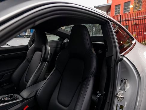 Used 2025 Porsche 911 Carrera image 5