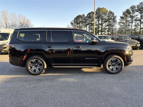 Used 2024 Jeep Wagoneer Series II w/ Flexible Seating Group image 4