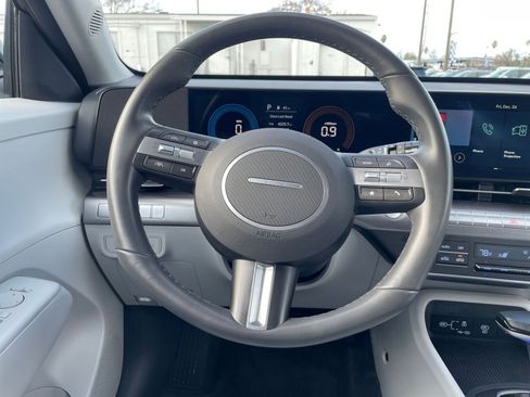 Used 2025 Hyundai Kona SEL image 34