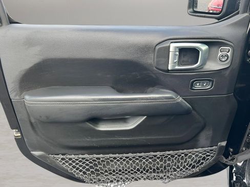 Used 2023 Jeep Wrangler Unlimited Sahara image 14