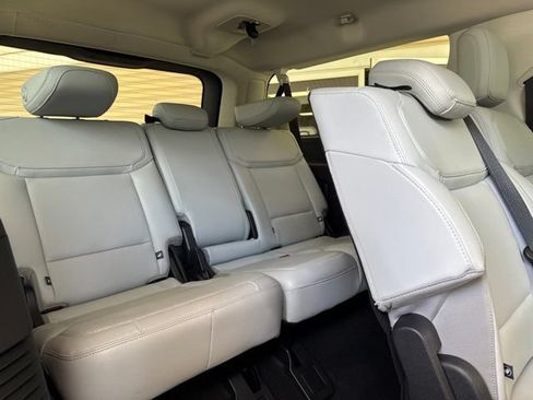 Used 2025 Ford Expedition Max Platinum AWD/4WD image 33