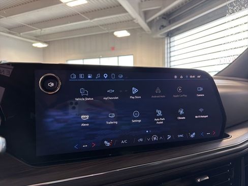 Used 2025 Chevrolet Tahoe LT AWD/4WD image 13