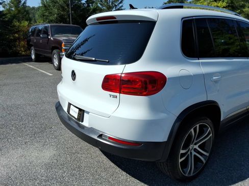 Used 2017 Volkswagen Tiguan SEL FWD image 13