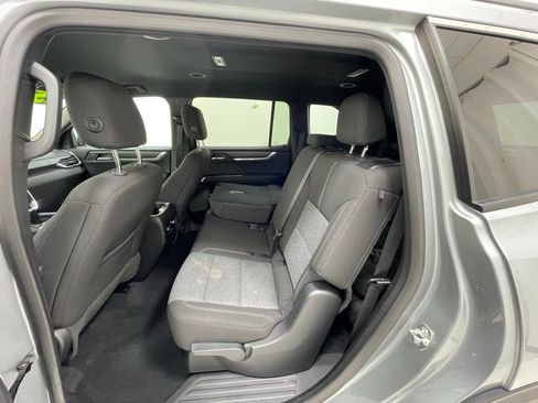 Used 2025 GMC Acadia Elevation image 10