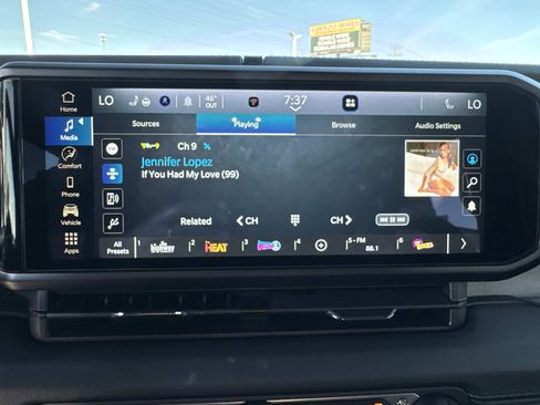 Used 2024 Jeep Wrangler Sahara w/ Safety Group image 27