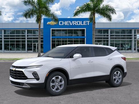 Used 2025 Chevrolet Blazer LT FWD image 3