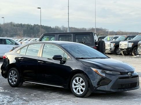 Used 2023 Toyota Corolla LE image 35