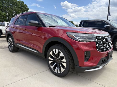 New 2026 Ford Explorer Platinum w/ LUX Leather Package AWD/4WD image 1