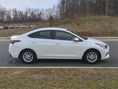 Used 2021 Hyundai Accent SEL image 14