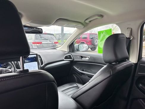 Used 2021 Ford Edge SEL w/ Convenience Package image 16