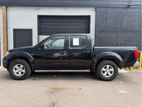 Used 2013 Nissan Frontier SV w/ SV Value Truck Pkg RWD image 6