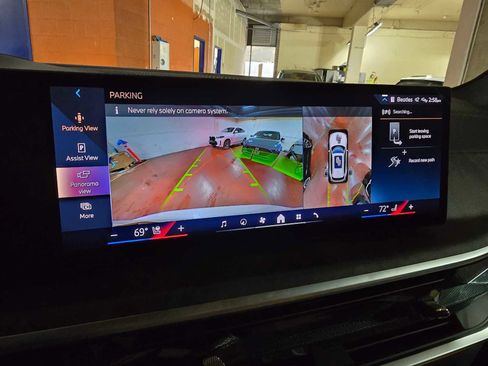 Used 2026 BMW X5 xDrive50e w/ M Sport Package image 32