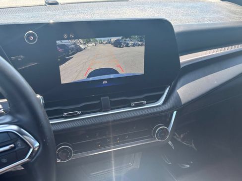Used 2025 Chevrolet Equinox LT FWD image 24