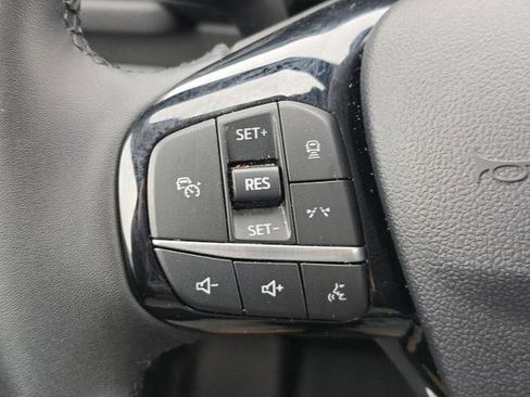 Certified 2025 Ford Escape SE w/ PHEV Premium Package FWD image 17