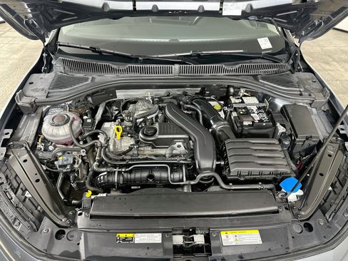 Used 2025 Volkswagen Jetta SE FWD image 31