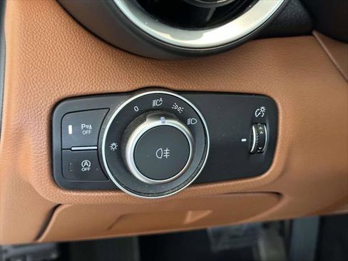 Used 2019 Alfa Romeo Giulia Ti image 19