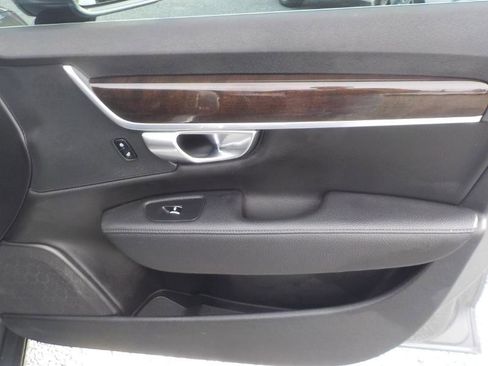 Used 2018 Volvo S90 T5 Momentum image 27