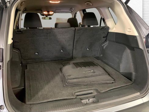 Used 2025 Nissan Rogue SV FWD image 4