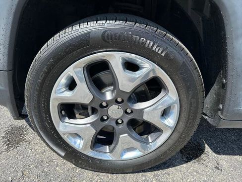 Certified 2018 Jeep Compass Limited w/ Navigation Group AWD/4WD image 36