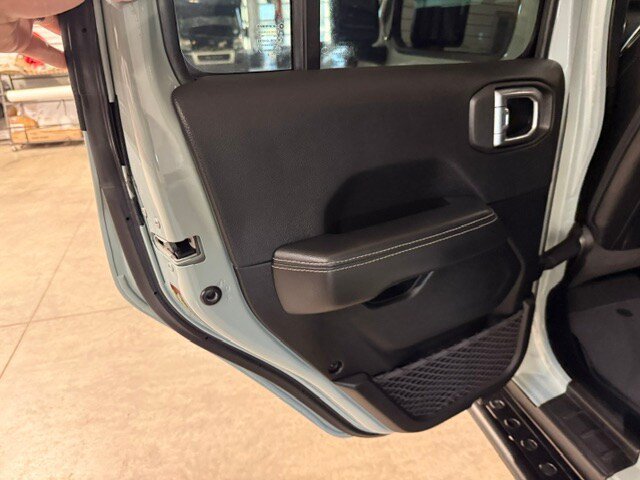 Used 2023 Jeep Wrangler Unlimited Sahara w/ Dual Top Group AWD/4WD image 38