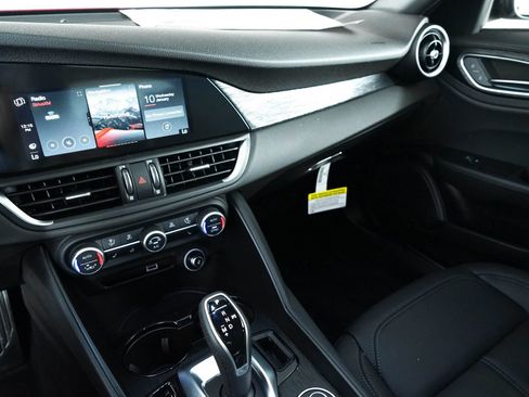 New 2024 Alfa Romeo Giulia Sprint image 41