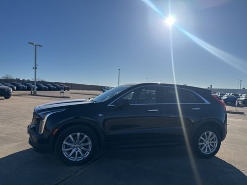 Used 2021 Cadillac XT4 Luxury w/ Cold Weather Package image 13