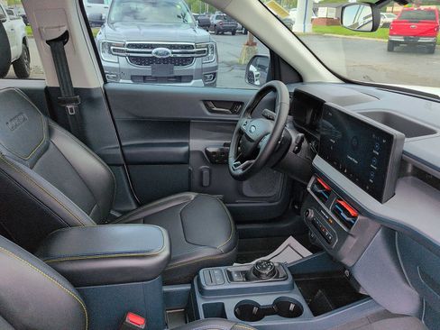 Used 2025 Ford Maverick Lobo AWD/4WD image 10