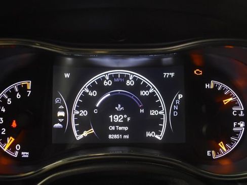 Used 2018 Jeep Grand Cherokee Laredo AWD/4WD image 27