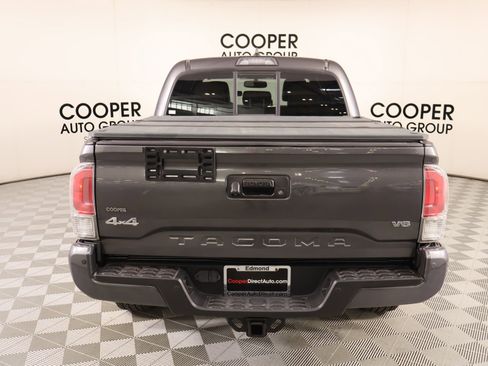 Used 2016 Toyota Tacoma Limited w/ Towing Package image 23